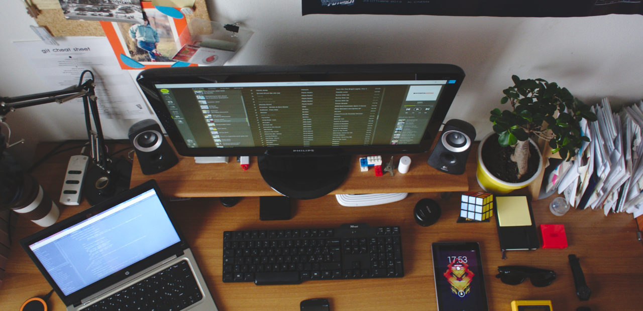 Top-down view of a well-organized desk reflecting a productive work environment, autorouting in E3