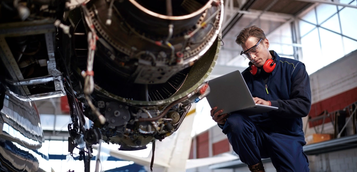 engineer-checking-design-jet-engine-1-1024x576